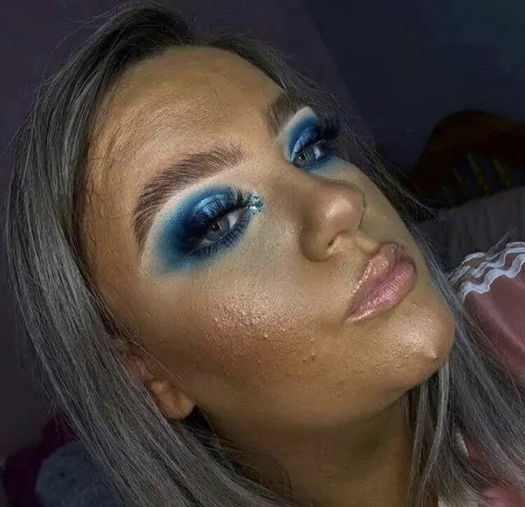 Тон темнее- это +5 лет к возрасту!