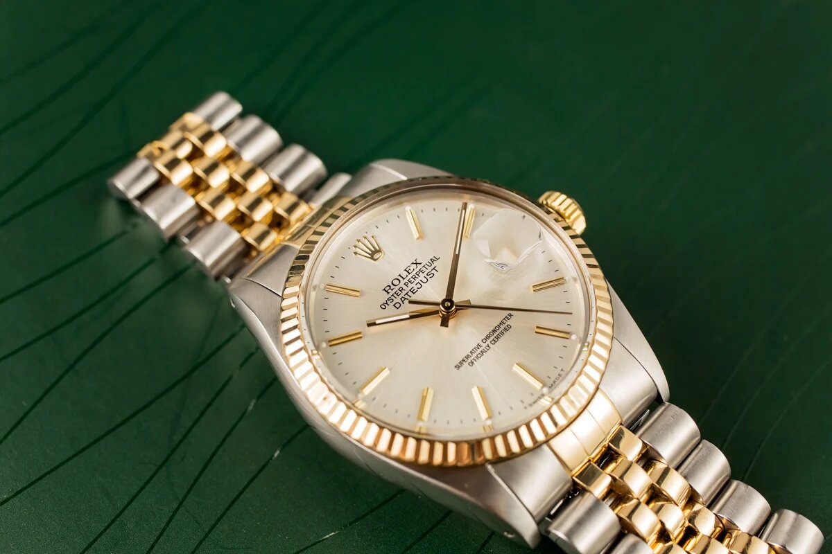 Часы Rolex Datejust, фотография взята с сайта https://www.bobswatches.com/watch-resources/rolex-datejust-history