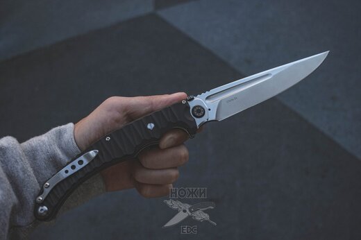 Ширина клинка - 29,3 мм; Толщина рукоятки - 15,9 мм; Ширина рукоятки - 27 мм; Вес - 214 г.