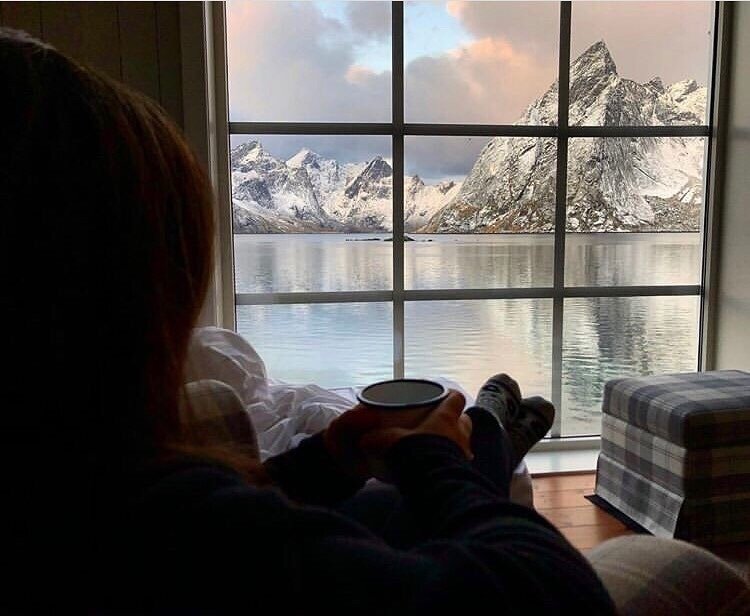 Бывают моменты, когда мы отчетливо понимаем, что на данном жизненном этапе серьезные отношения нам совершенно не нужны. В такие периоды приходит осознание того, что чашка ароматного кофе или какао в тандеме с просмотром интересного сериала в удобном кресле принесет гораздо больше счастья и удовольствия, чем свидание в кафе.