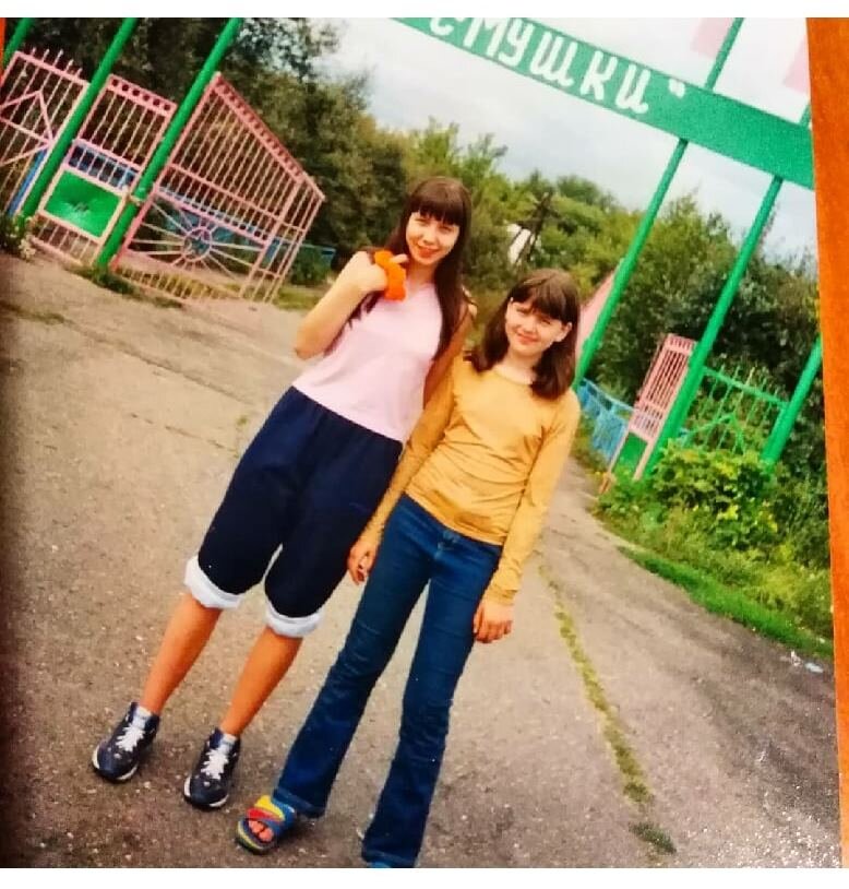 На фото мне 14, сестре 12 лет. Лагерь проработал еще два года