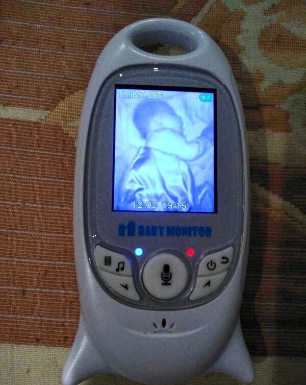 Если дочка начинает плакать и искать меня, сразу подключаюсь, успокаиваю