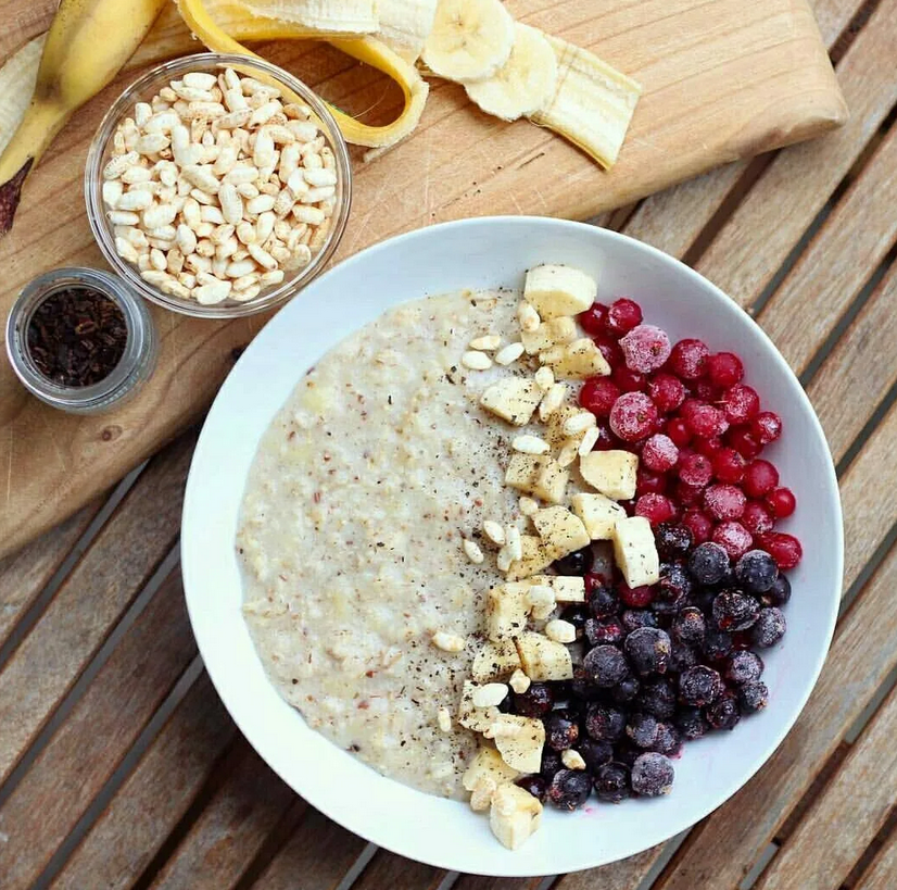 овсяная каша диетические. овсяная каша. завтрак каша. овсянка для похудения. овсяная каша диетические.