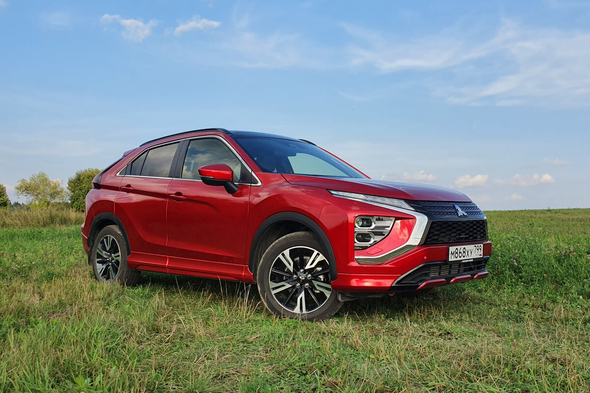 Драйв мицубиси. Мицубиси кроссовер. Outlander и Eclipse Cross сравнить. Eclipse Cross Gray. Мицубиси кроссовер фото