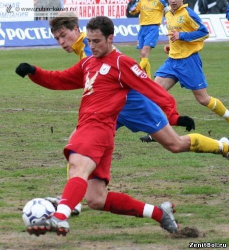 Роман играет за Рубин. Источник: ''Рубин" Казань.ру.