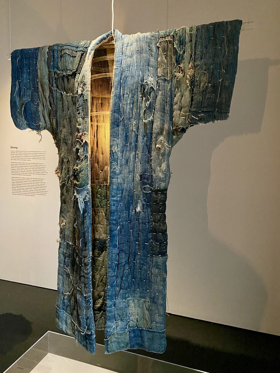 Donja (ночной халат) / конец  периода Эдо до ранниего Сёва – 1800-1950гг.  / конопля, разнообразный текстиль  / (с) amny.com