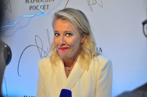 Собчак отметила, что не видит различий между теми, кто «ужирается» водкой, и теми, кто «покурил травку»