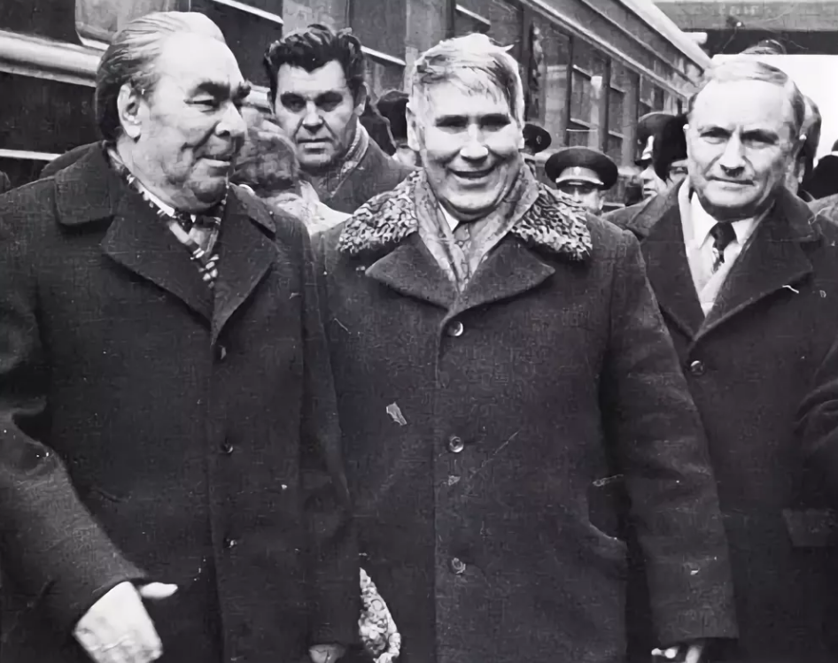 Шакиров секретарь башкирского обкома кпсс. 1 секретари обкомов кпсс. Секретарь горкома кпсс. Политики ссср фото. 1980 первый секретарь кировского обкома кпсс.