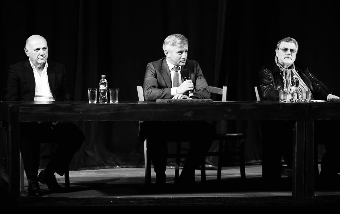 Театр сатиры кто худрук. Газаров худрук театра сатиры. Театр сатиры кто худрук. Театр сатиры кто худрук. Новый руководитель театра сатиры.