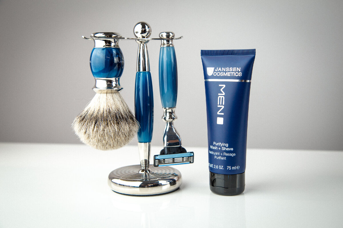 КРЕМ ДЛЯ УМЫВАНИЯ И БРИТЬЯ С D-ПАНТЕНОЛОМ Janssen Cosmetics
PURIFYING WASH & SHAVE