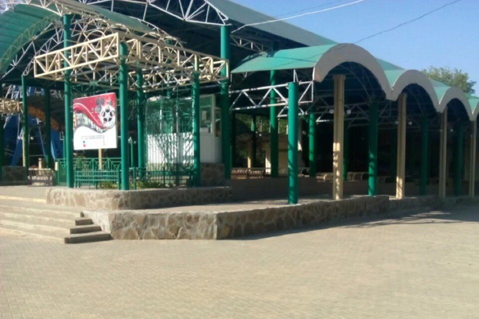     Для таганрогского Зеленого театра запланировали приобрести световое оборудование.  Яндекс.Карты