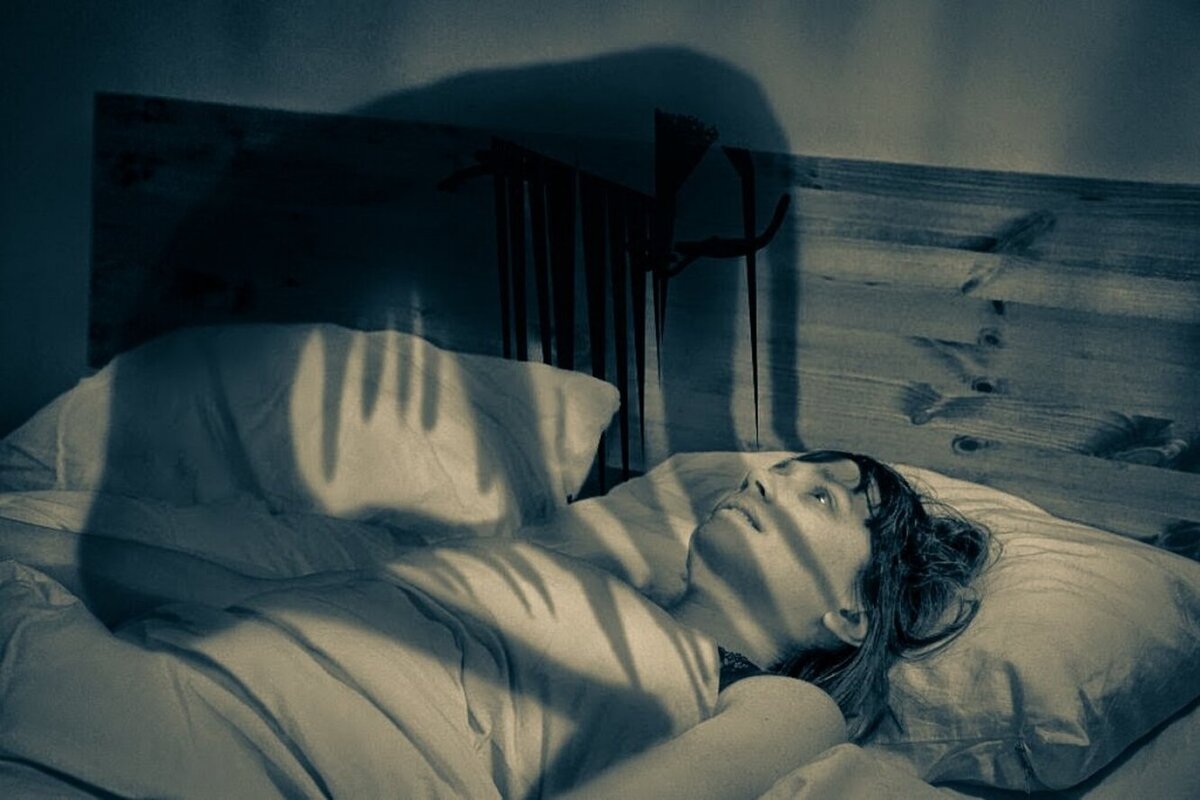 Кошмарный сон + Сонный паралич