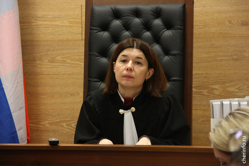    Процесс проходит в Череповецком городском суде. Материалы по делу насчитывают 127 томов.