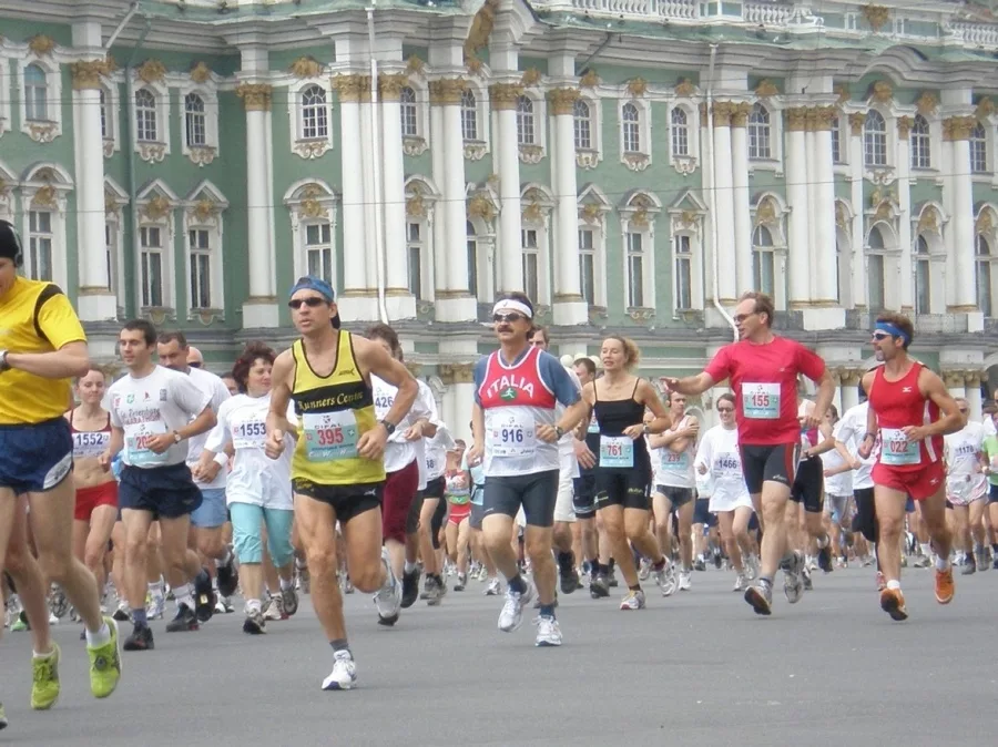 Спорт петербурга фото. Спорт в Санкт-Петербурге. Спортивные мероприятия в СПБ. Забег Дворцовая. Бег в Петербурге.