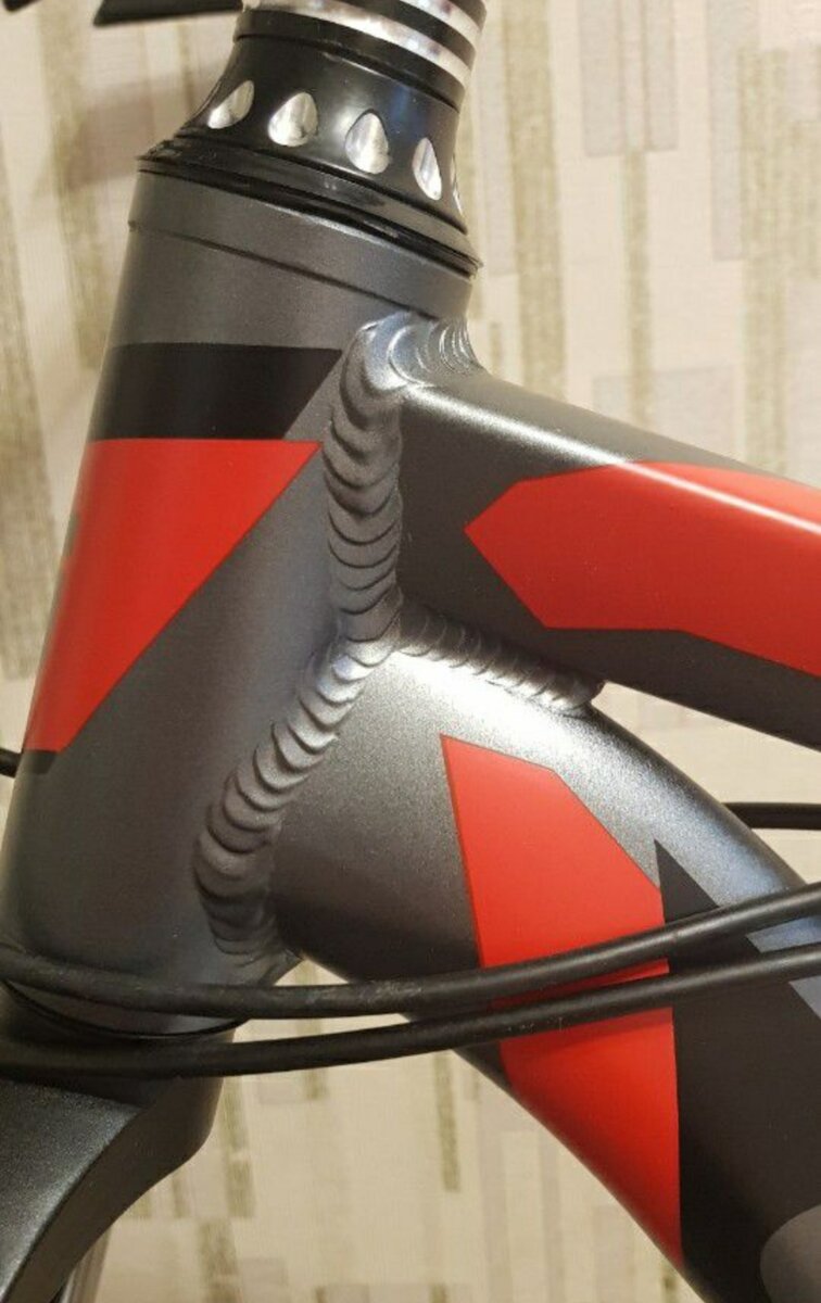 Сварочный шов алюминиевой рамы