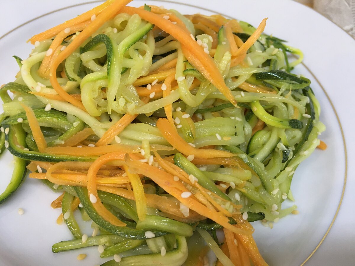Спагетти из кабачков и моркови