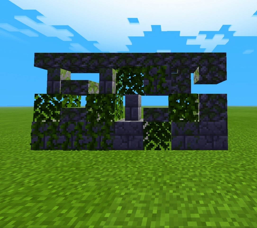 Старый замшелый забор