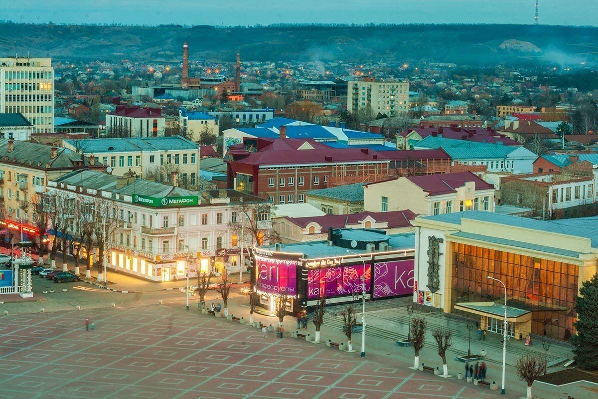 Районы армавира. Площадь города армавир краснодарский край. Достопримечательности города армавира краснодарский край. Армавир центральная площадь. Армавир центр города.