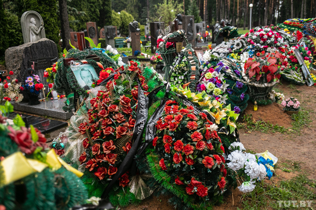 Могила владимира мулявина в минске фото