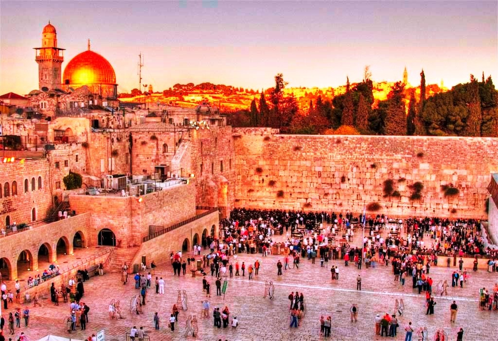                                                                         СТЕНА ПЛАЧА