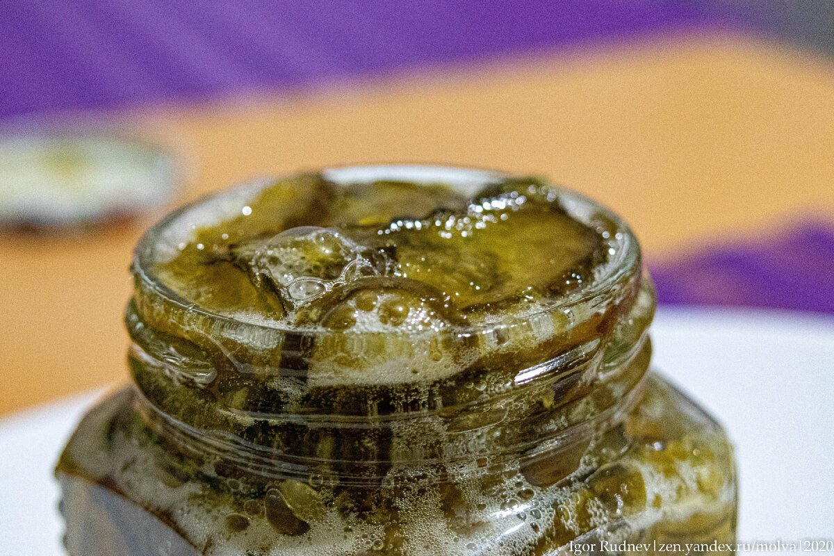 И все бы хорошо, только в купленной мной баночке огуречного варенья было вот это...