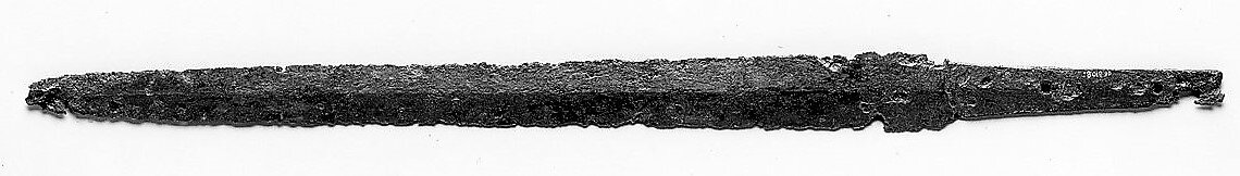 Меч кэн из кургана Эда Фунояма. V век. Длина 59,6 см, ширина 3,9 см, толщина 0,6 см, вес 356 г. (Metropolitan museum).