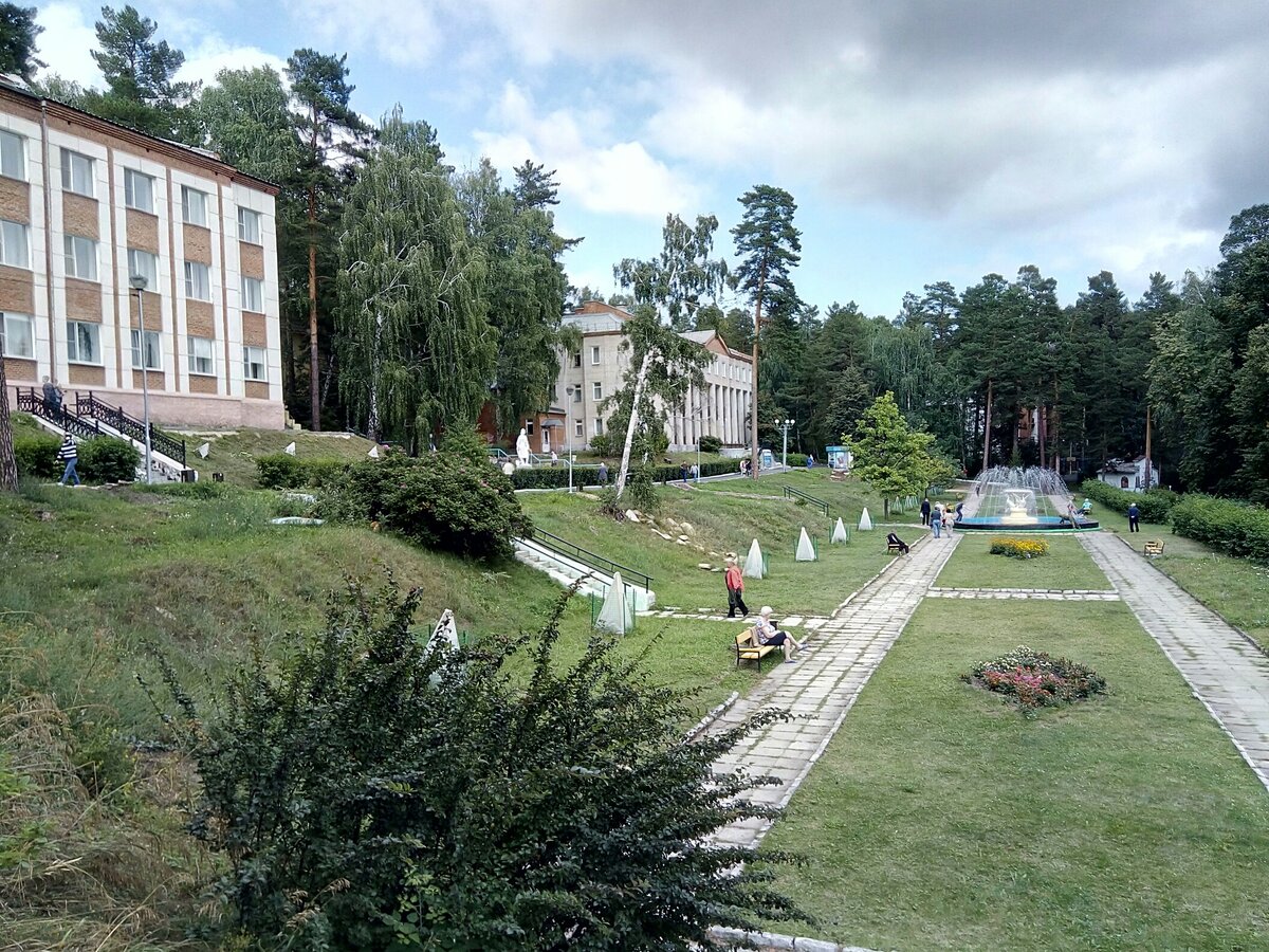 А это фото санатория "Сосновая горка" в Чебаркуле, Челябинская обл, листайте фото