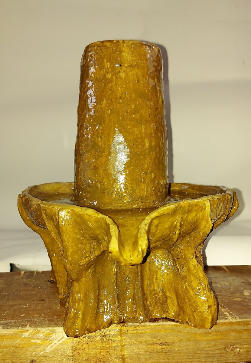 Изображение автора (Шива Лингам - изготовленный из не обожжённой глины - Земляной лингам)