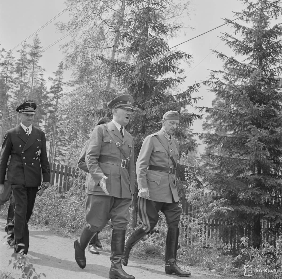 Свой единственный приезд в Финляндию Гитлер приурочил к 75-летию маршала Карла Густава Эмиля Маннергейма, которое отмечали в местечке Руоколахти недалеко от Иматры 