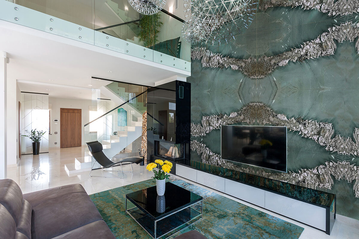 Кварцит Tropical в интерьере, слэбы, текстура