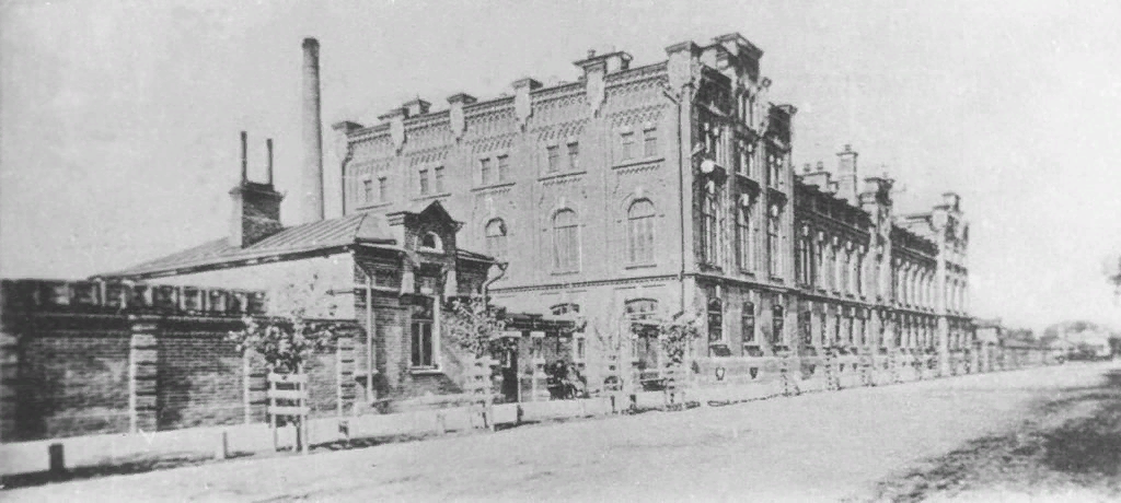 Никольская ул. Здание винных складов.