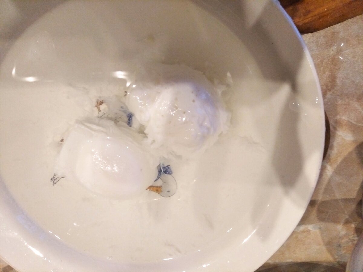 Яйца в холодной воде