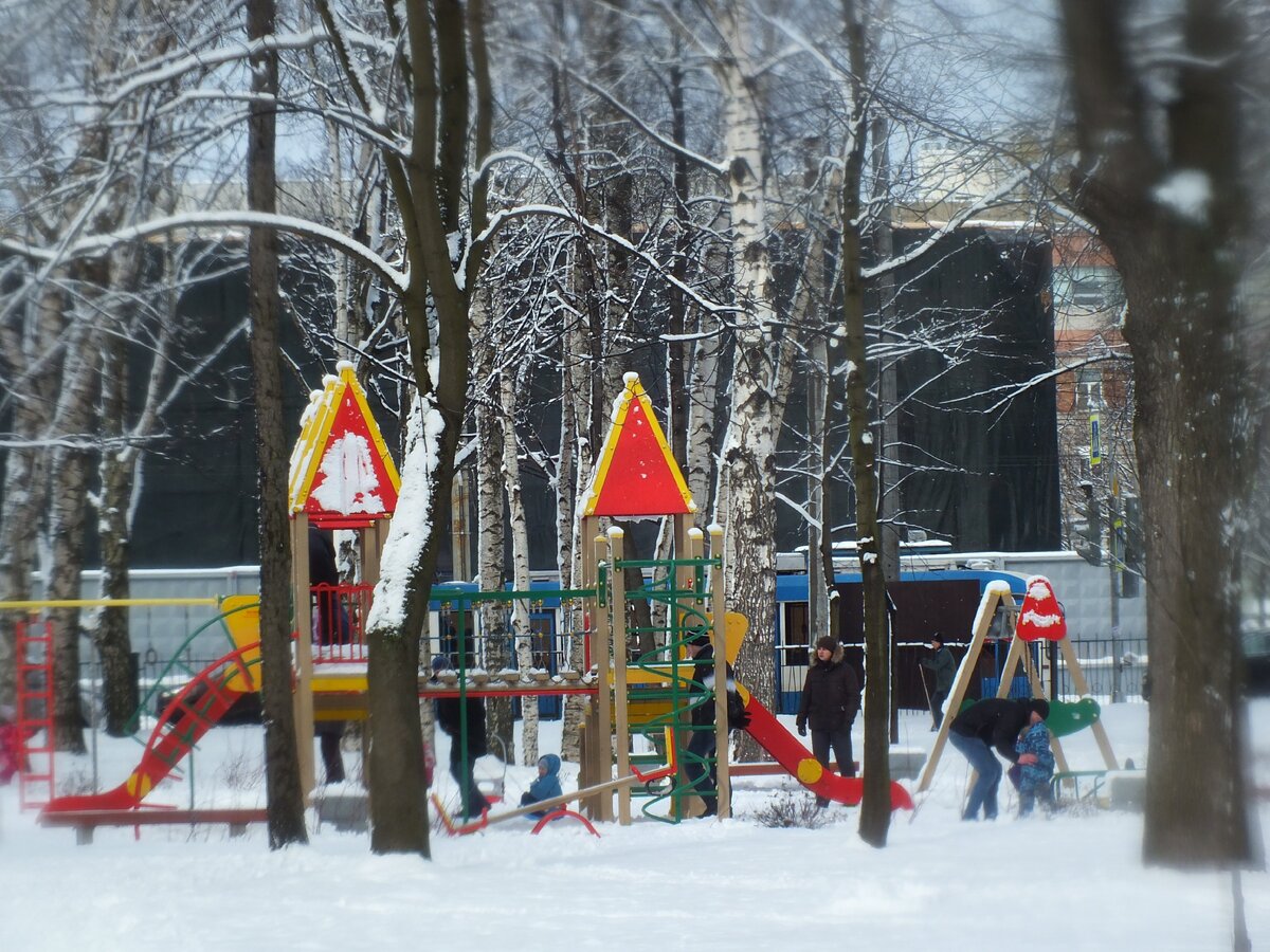 На прогулке, детская площадка