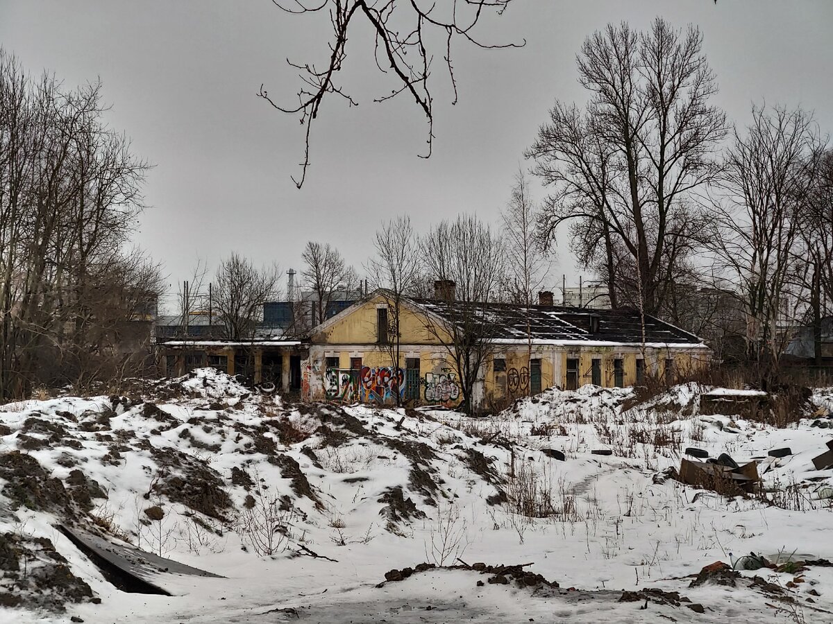 Прогулка по заброшенным дореволюционным зданиям одного района Петербурга,  которые доживают свой век | Дмитрий Юрьевич| Мир интересного | Дзен