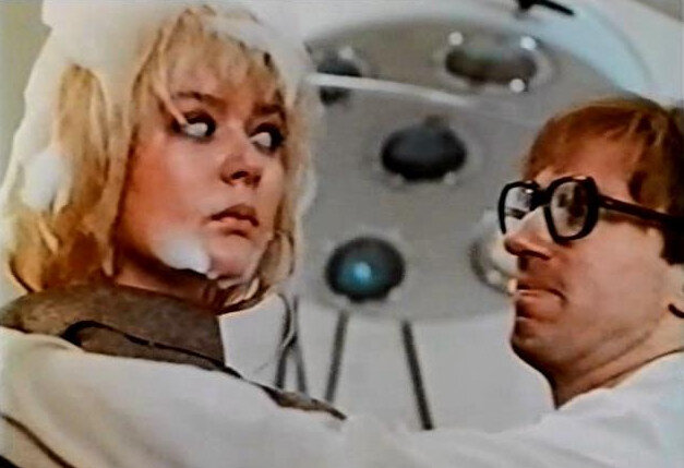 Кадр из фильма "Действуй, Маня!": фотография из открытого источника (Яндекс.Картинки)