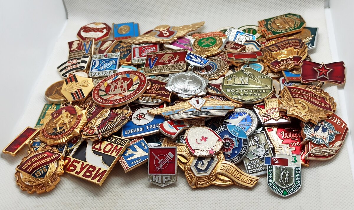 89 значков за 500 рублей