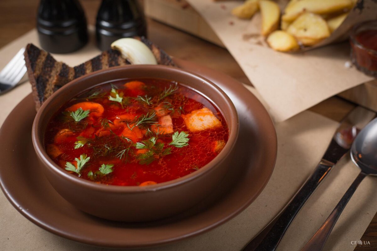 Щи с грибами без мяса. Грибной борщ. Борщ с грибами. Борщ Киевский с грибами. Вегетарианский борщ.