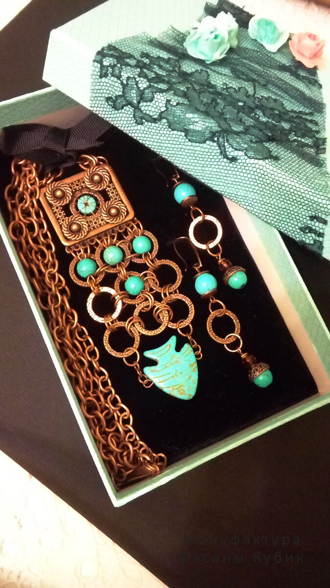 Авторская коробочка с бархатным ложементом внутри, 300 руб.