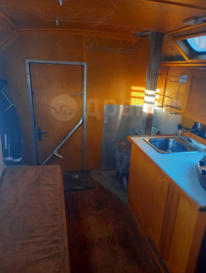 Внутри кунга. Фото с сайта Дром.ру. >>>>