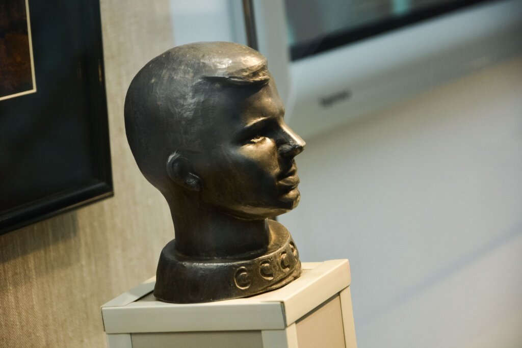 Бюст Юрия Гагарина