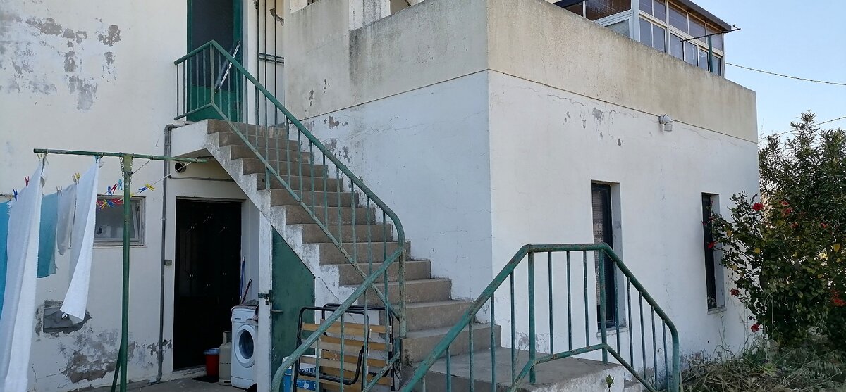 Дом, где снимает жилье знакомый