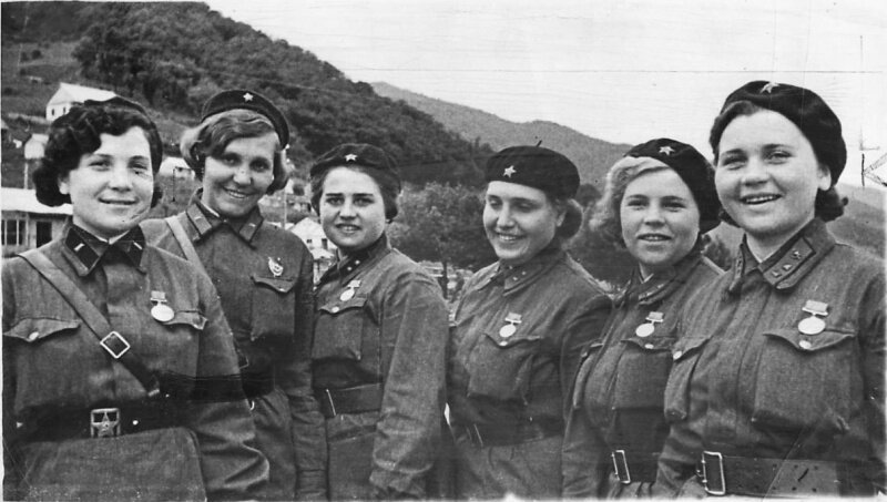   На протяжении почти всей мировой истории женщин почти никогда не привлекали к военной службе.