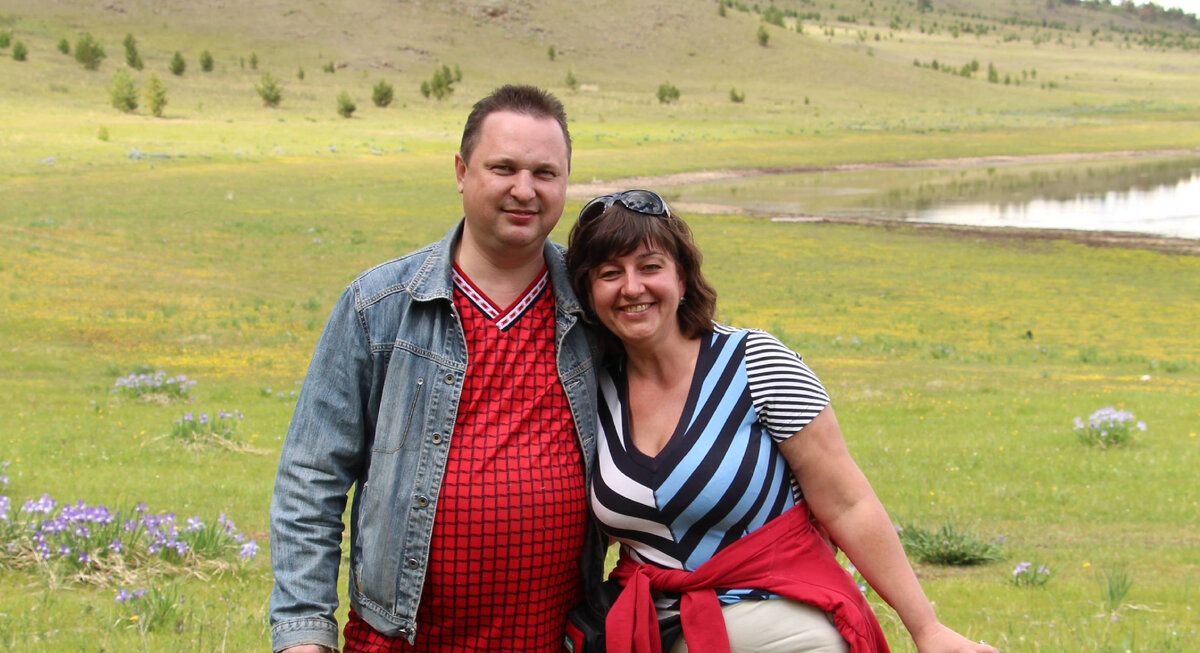 Автор с супругом в Хакасской степи. Фото из личного архива