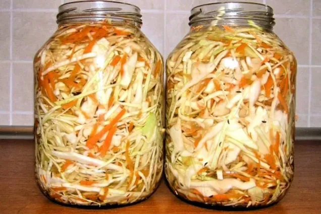 Хрустящая квашеная капуста 