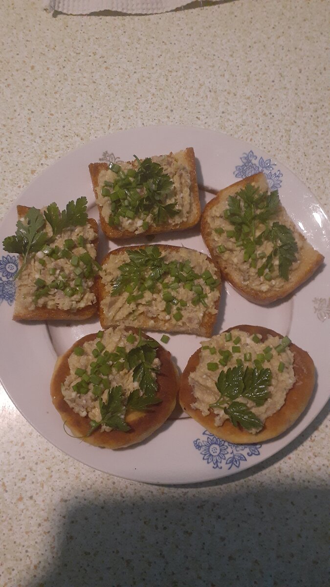 На секунду отвернулся, всё что осталось