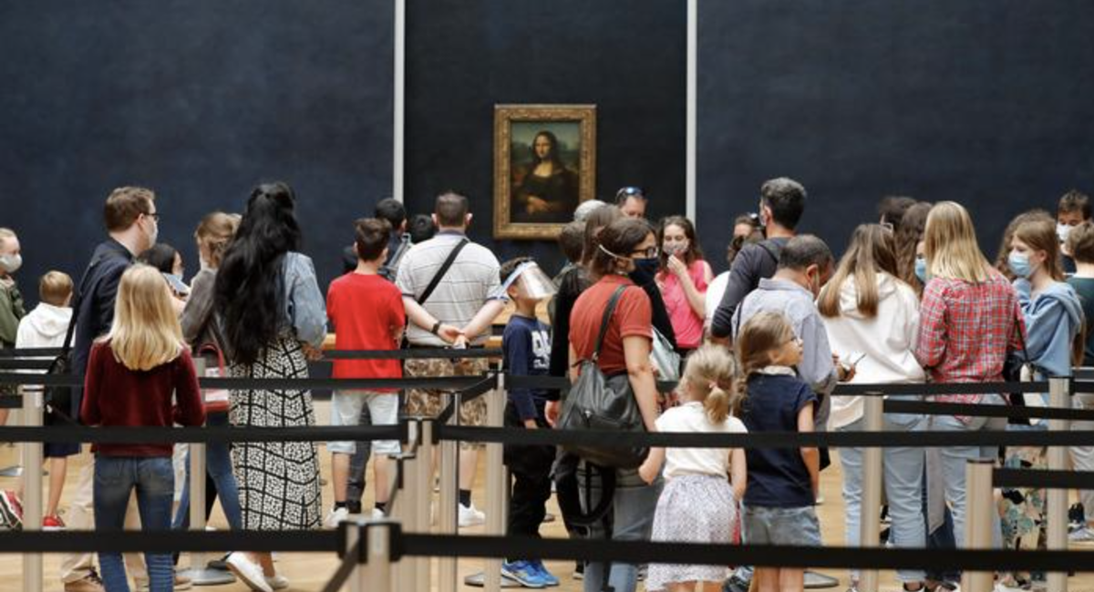 Новые правила подхода к Моне Лизе – очередь, а не толпа.