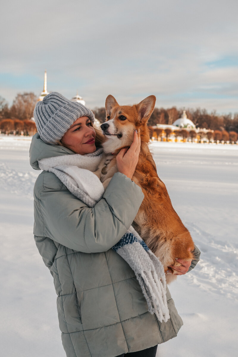 Эллона, она же Эля, Батон, Корж и Шальная императрица