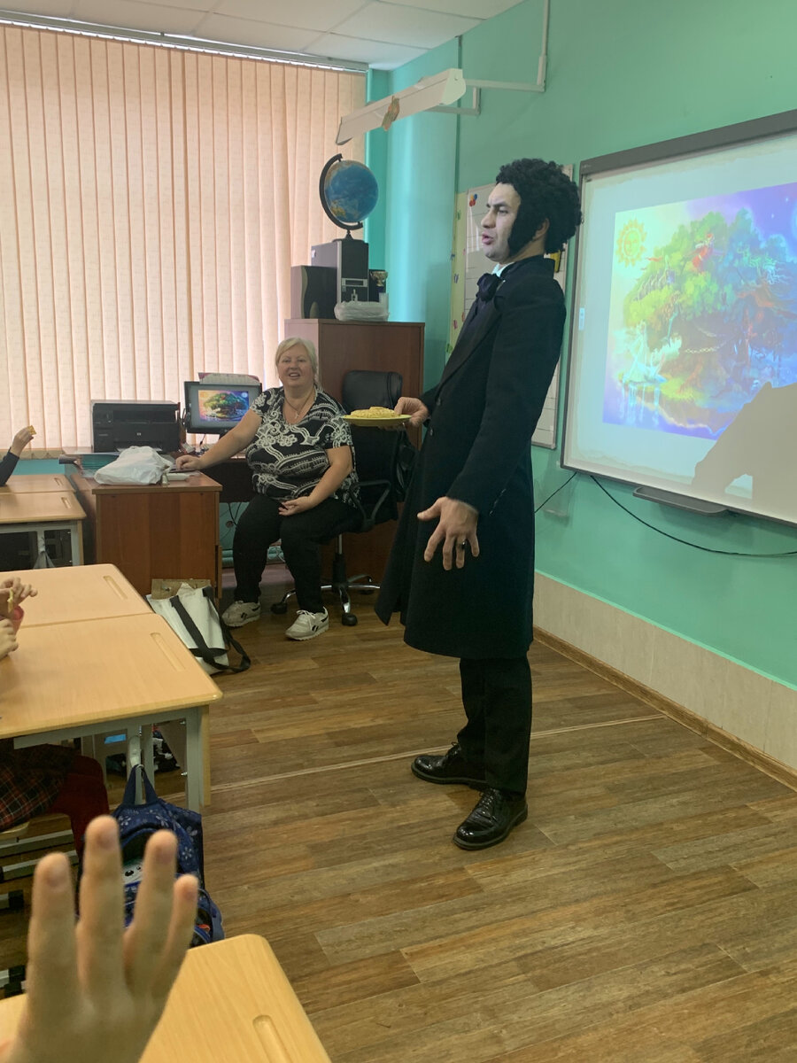 Сам Пушкин нас кормил блинами