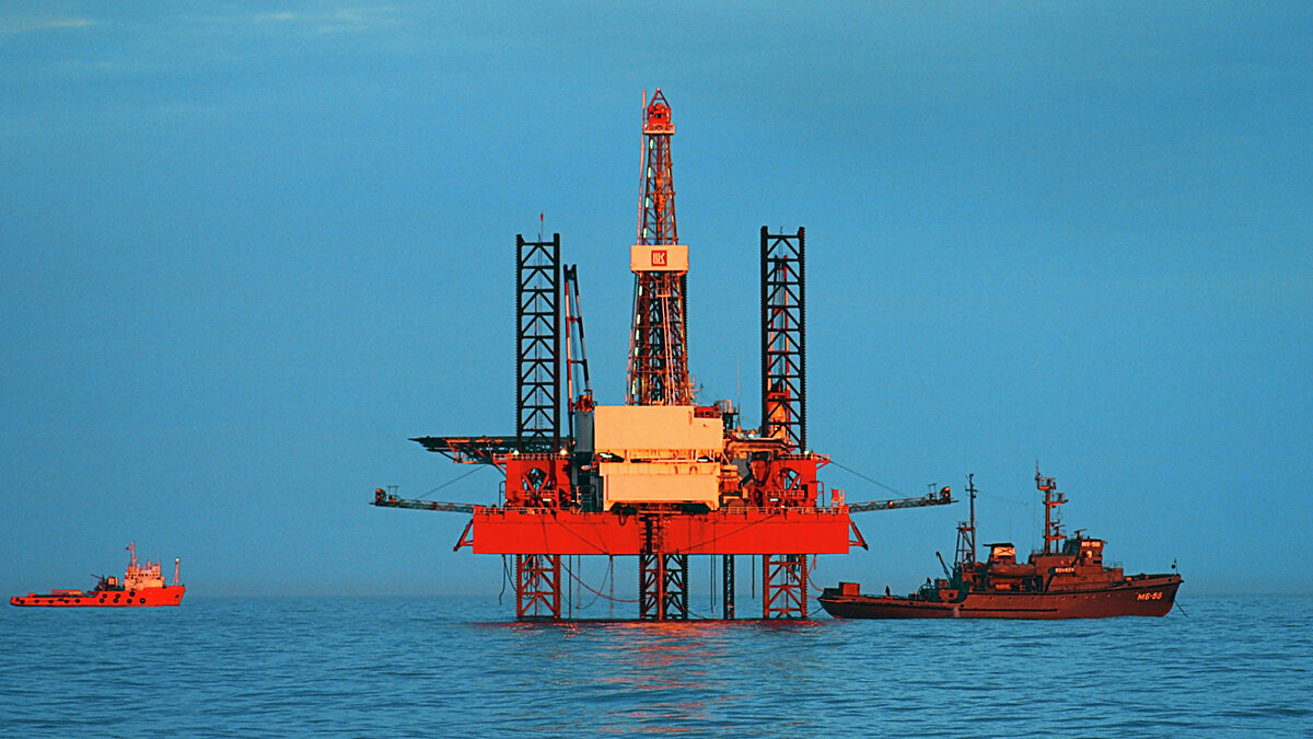    Самоподъемная плавучая буровая установка "Астра"© РИА Новости . Константин Гаранин