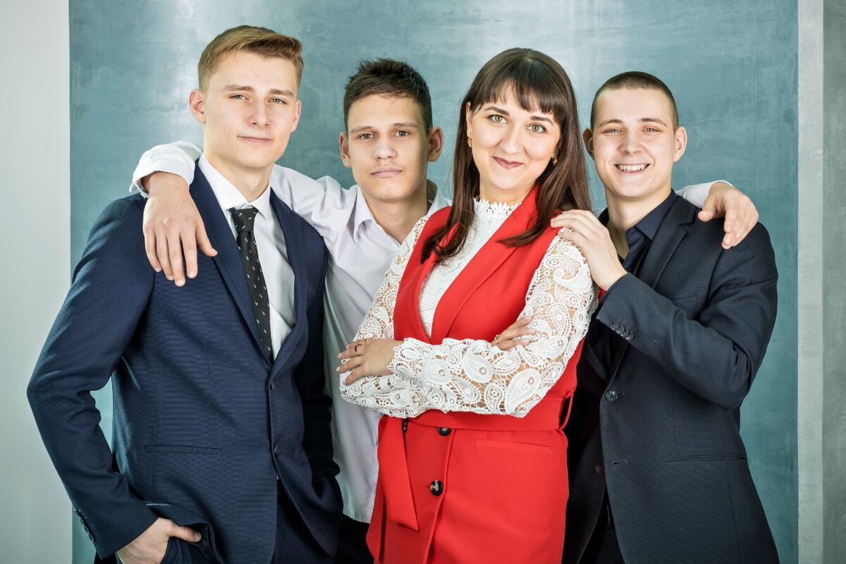 Яна Александровна с выпускниками 2022 года
